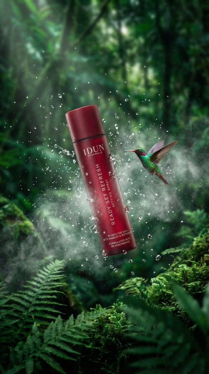 Subject: Cosmetic spray bottle, Hummingbird · Packaging: Cylindrical bottle, Mat…؛ عکس ساخته‌شده با هوش مصنوعی و پرامپت فارسی در Axeto