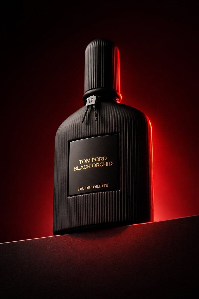عکاسی محصول لوکس: عطر تام فورد بلک ارکید؛ عکس ساخته‌شده با هوش مصنوعی