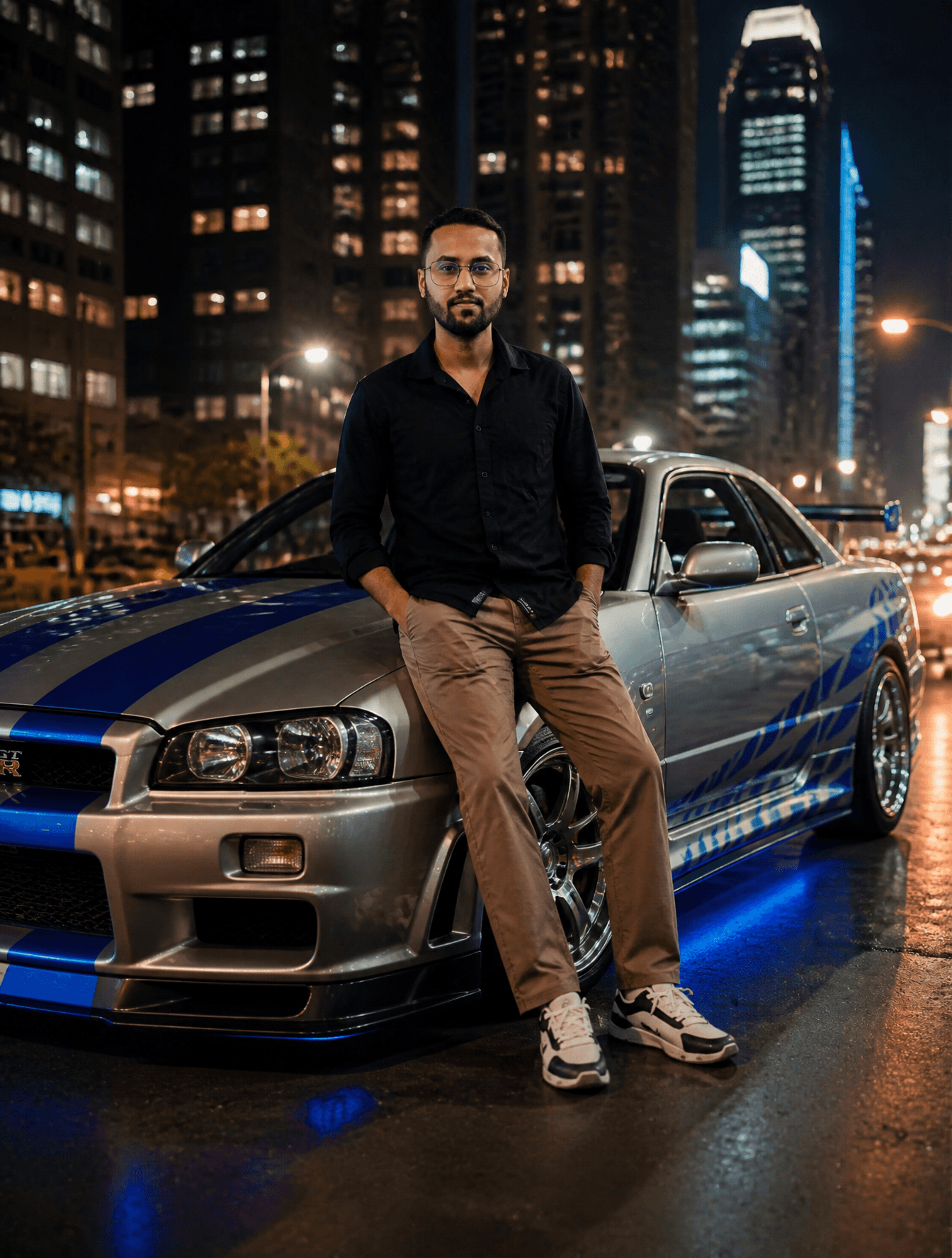 زن مسابقه‌دهنده با نیسان اسکای‌لاین GTR R34 در شب؛ محتوای مرتبط هوش مصنوعی در Axeto